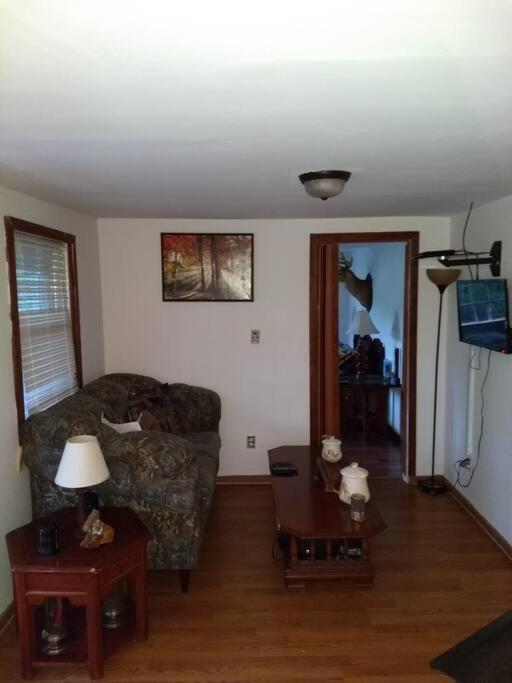 Rustic Quaint Cabin In The Woods--Pets Welcomed Dunnsville Buitenkant foto